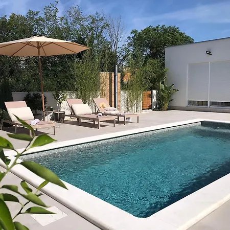 Comfortable Family Retreat With Pool * Galižana
