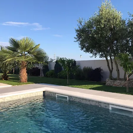 Comfortable Family Retreat With Pool Feriehus *